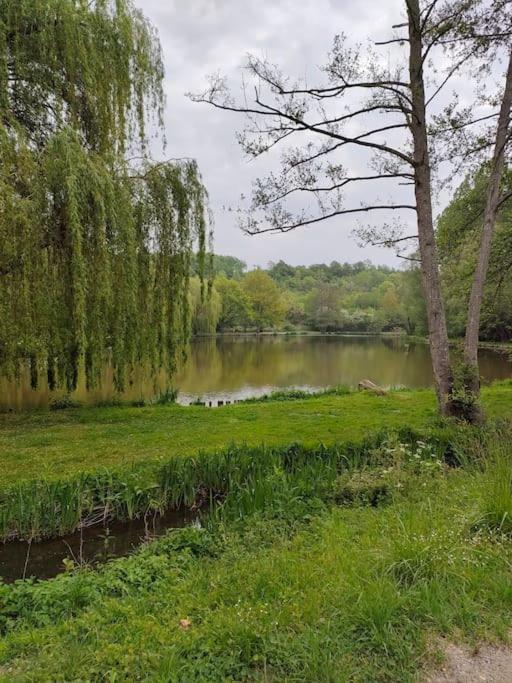 Le Calme A La Source Villa Brechamps Exterior photo