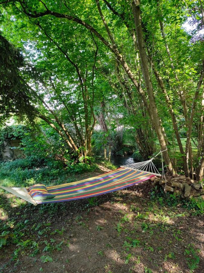 Le Calme A La Source Villa Brechamps Exterior photo